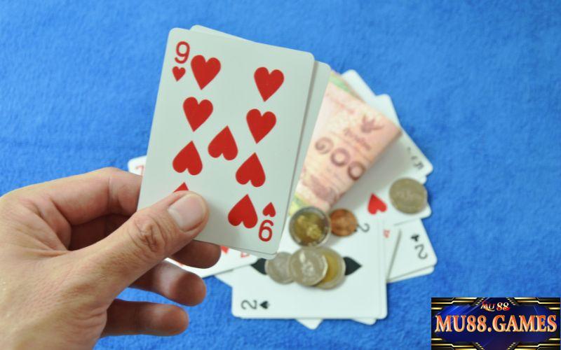 Cách tính điểm khi chơi bài baccarat Mu88 